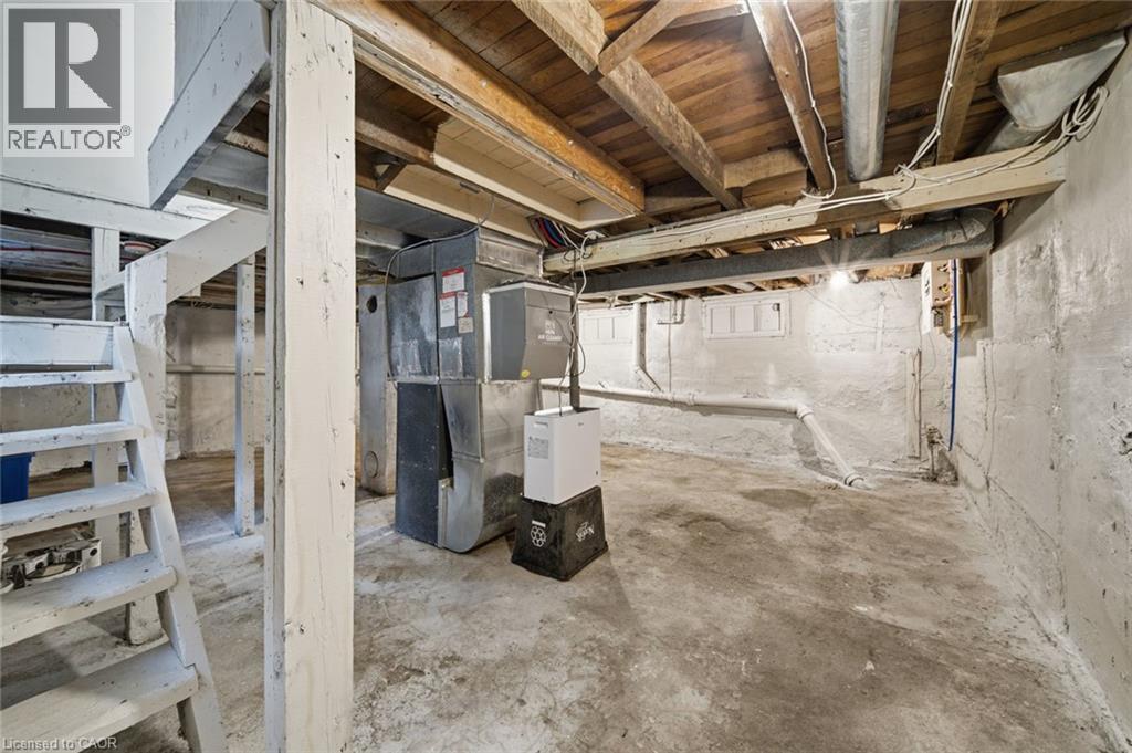 217 Queen Street N Property Photo 21