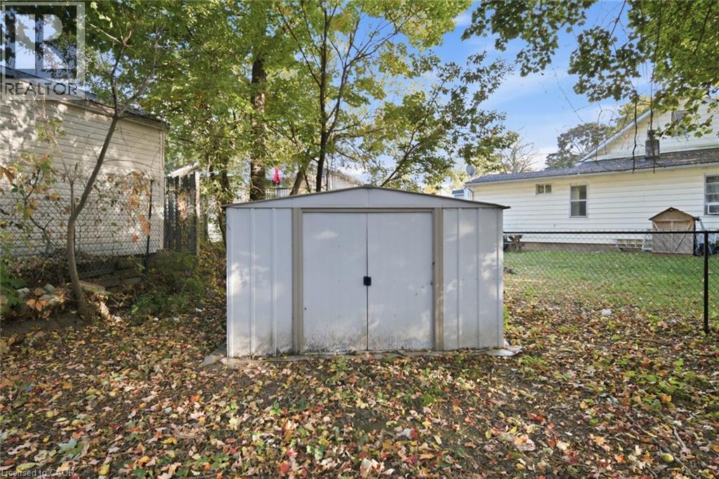 217 Queen Street N Property Photo 27