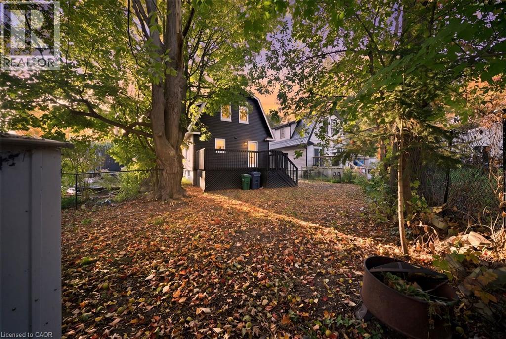 217 Queen Street N Property Photo 28