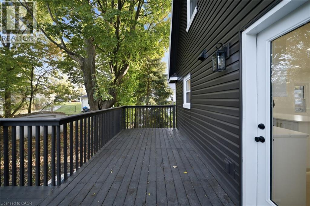 217 Queen Street N Property Photo 30