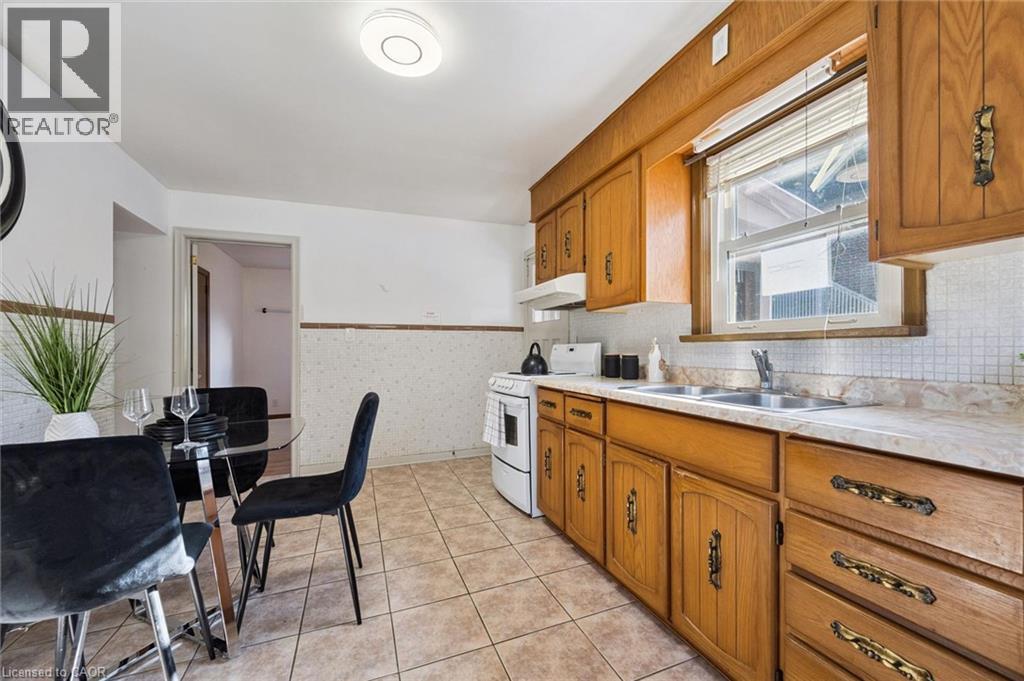 191 Grove Street Property Photo 10