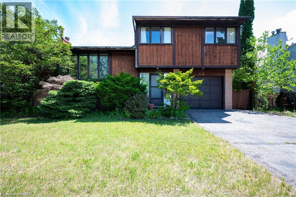 14 BRIAR KNOLL Place
