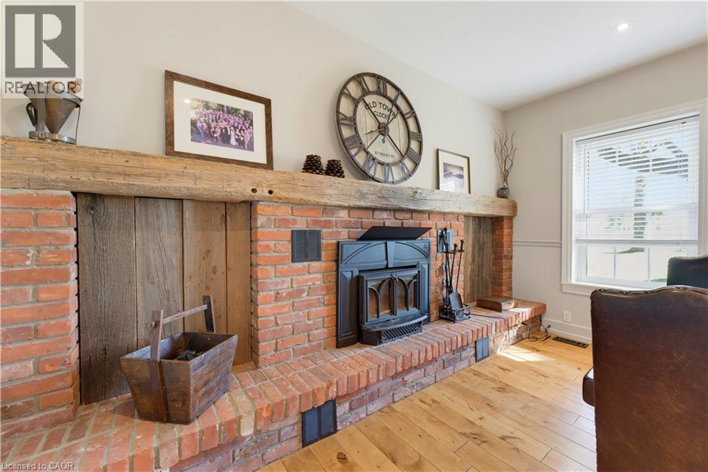 1719 Powerline Road W Property Photo 13