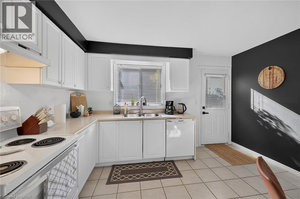 37 Glenhollow Drive Property Photo 14