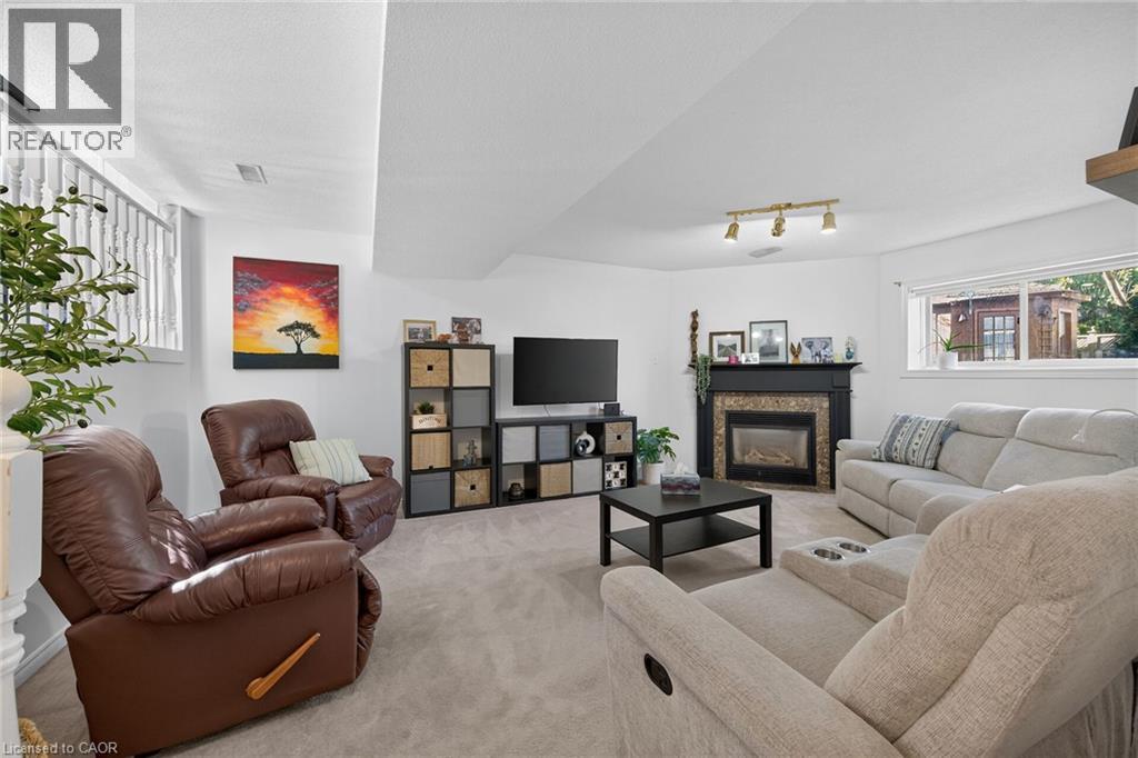 37 Glenhollow Drive Property Photo 28