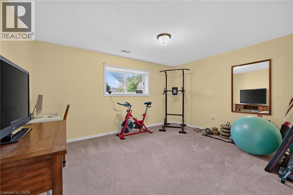 37 Glenhollow Drive Property Photo 33