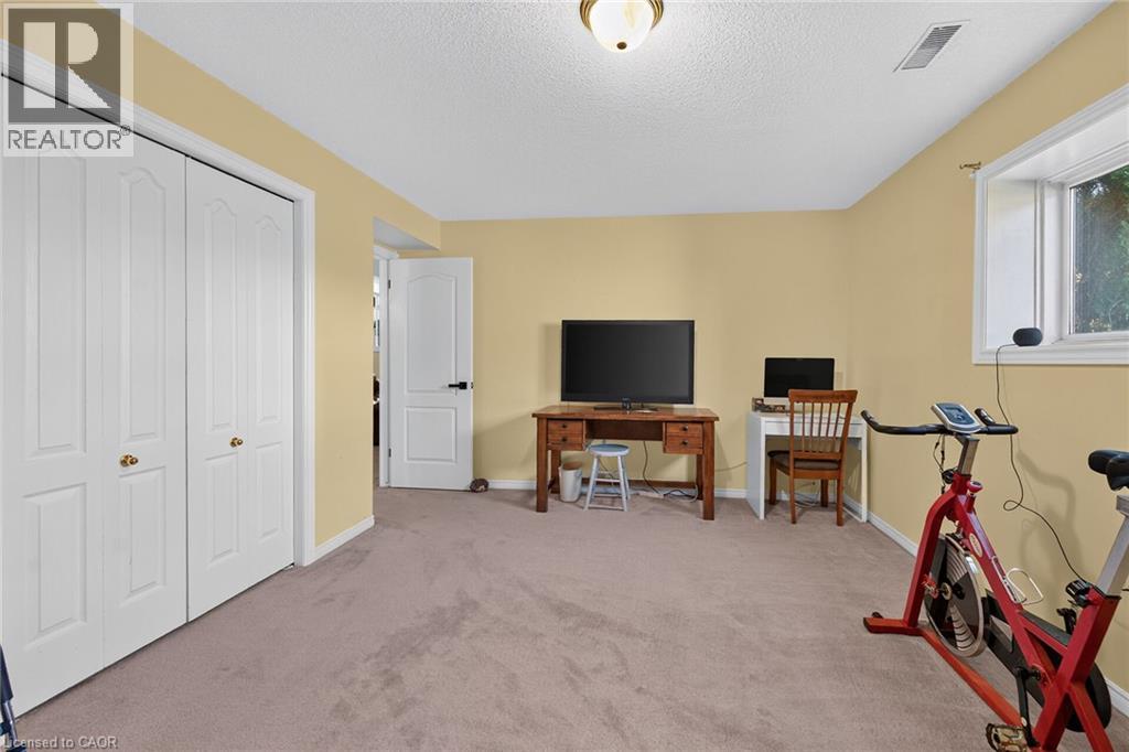 37 Glenhollow Drive Property Photo 34