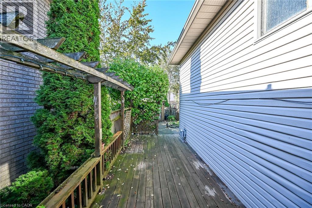 37 Glenhollow Drive Property Photo 40