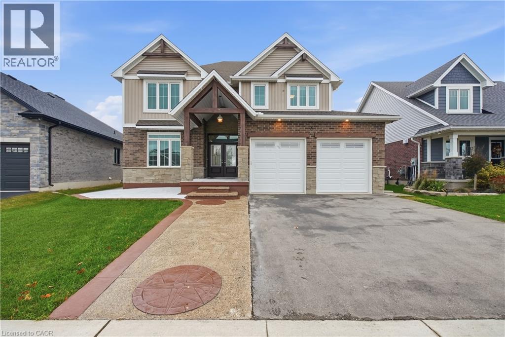 6 Feathers Crossing Property Photo 1