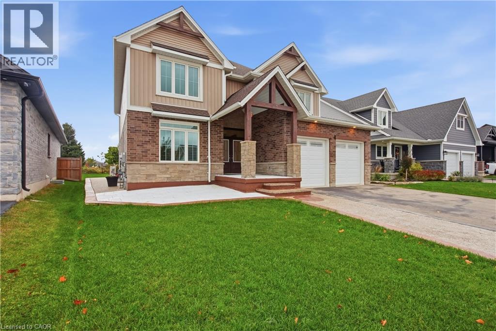 6 Feathers Crossing Property Photo 3