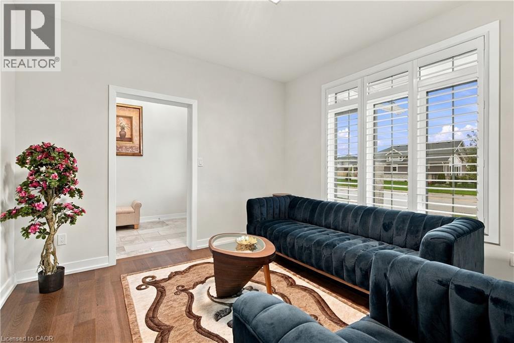 6 Feathers Crossing Property Photo 13