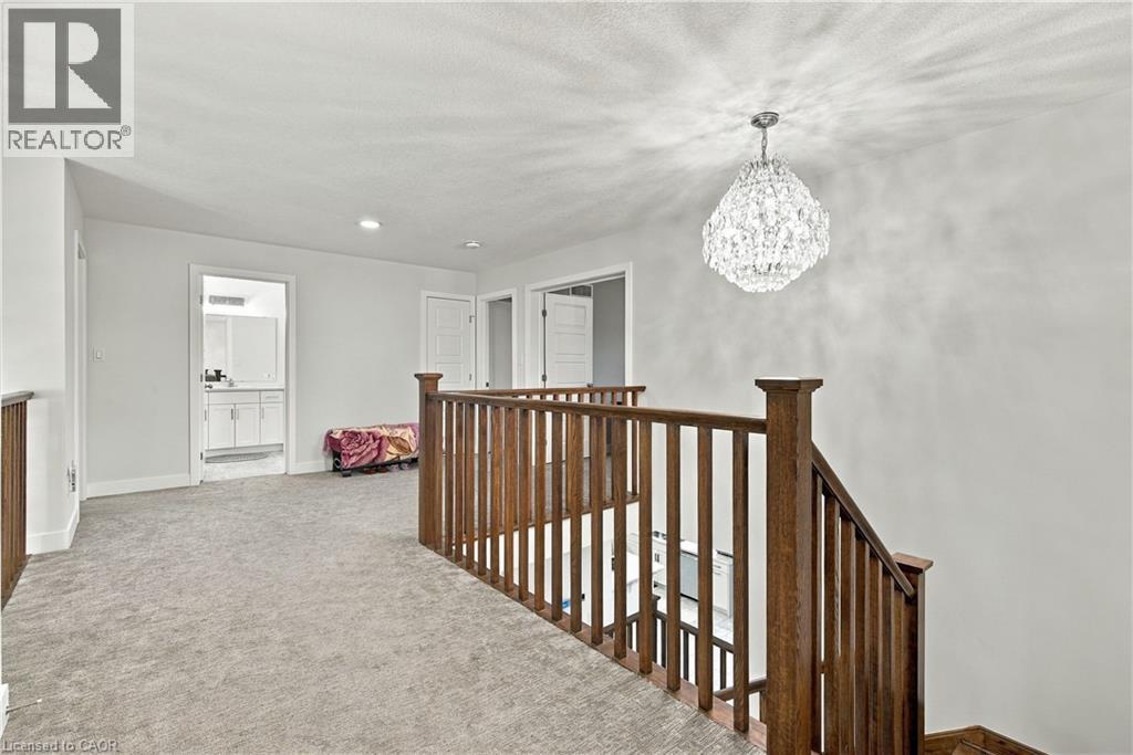 6 Feathers Crossing Property Photo 27