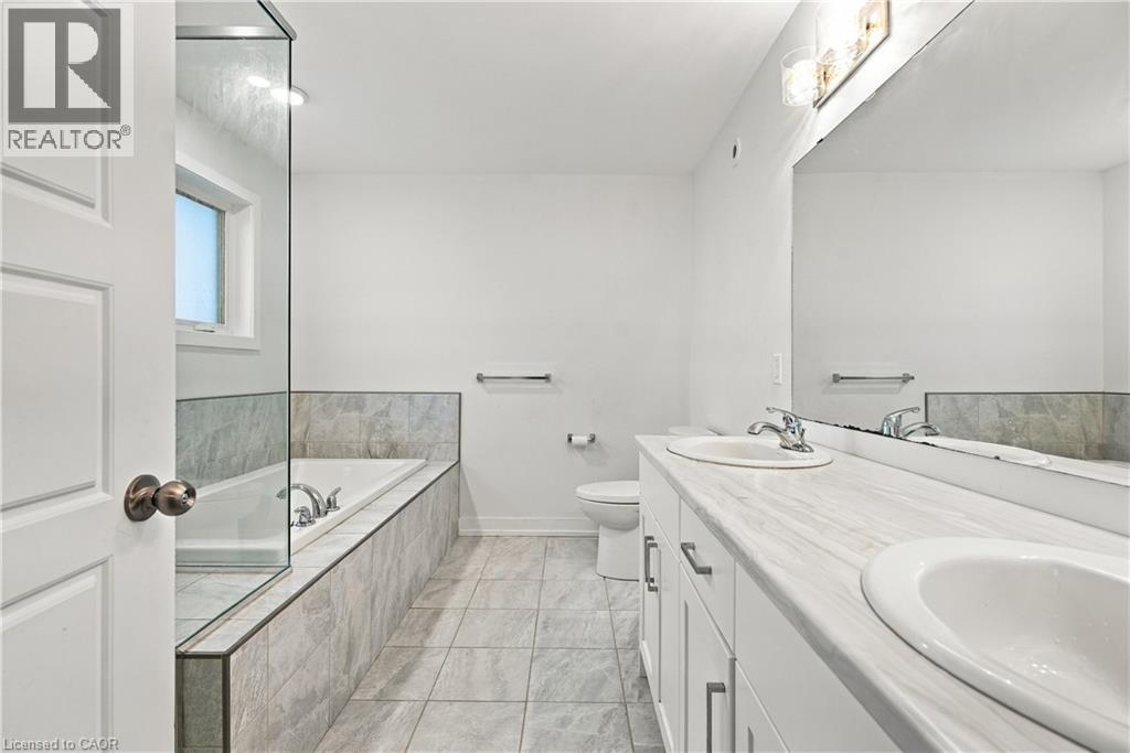 6 Feathers Crossing Property Photo 32