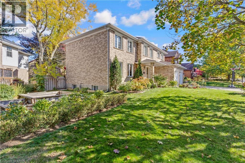 548 Sandbrooke Court Property Photo 3