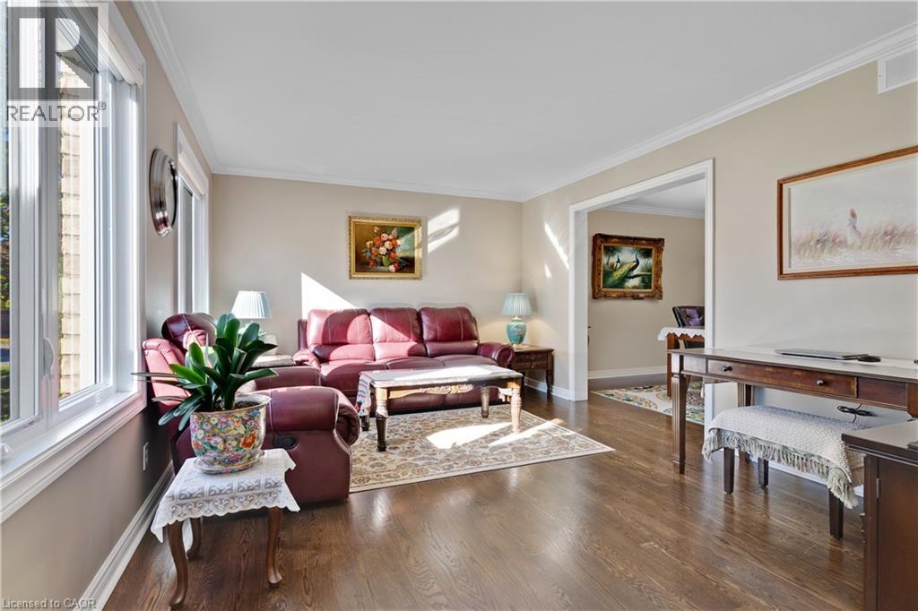 548 Sandbrooke Court Property Photo 11