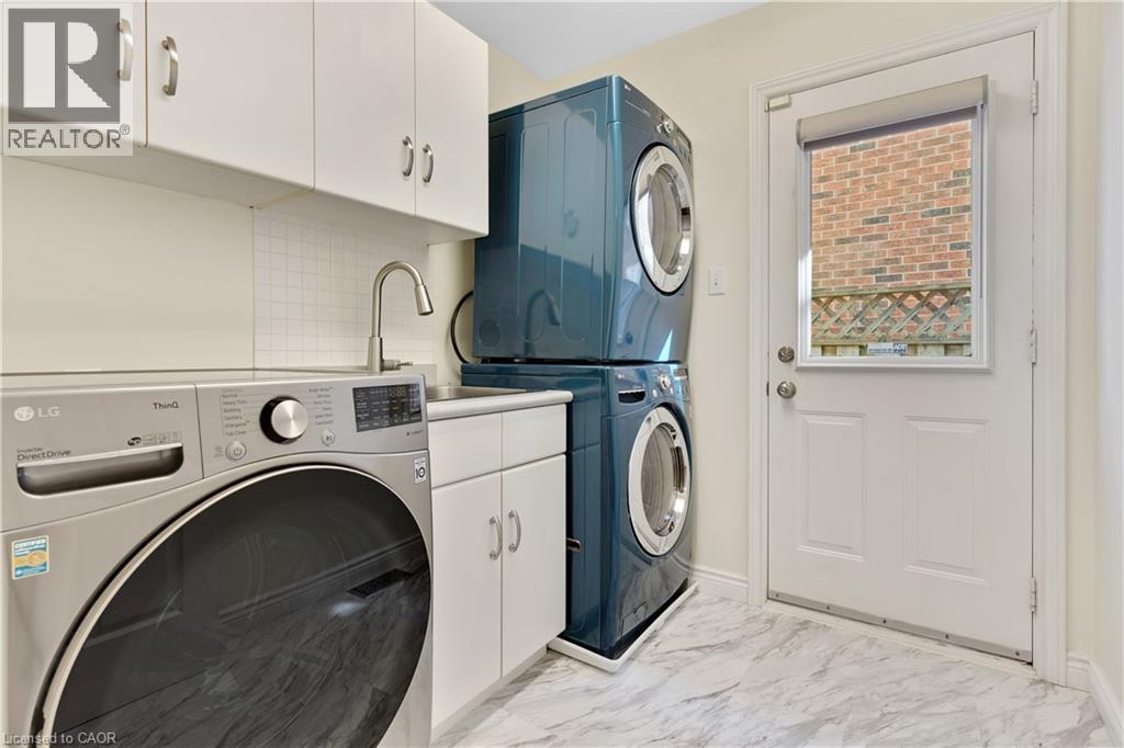 548 Sandbrooke Court Property Photo 23