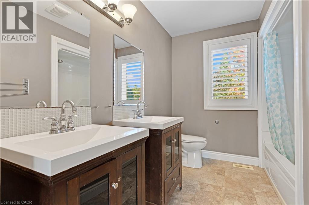 548 Sandbrooke Court Property Photo 33