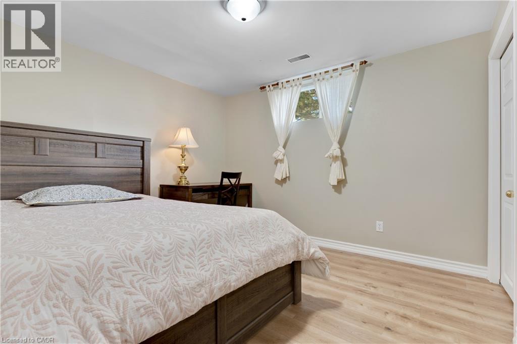 548 Sandbrooke Court Property Photo 38