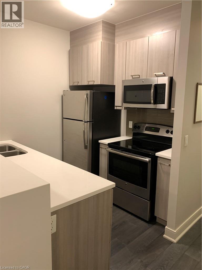 150 Main Street W Unit# 411 Property Photo 17