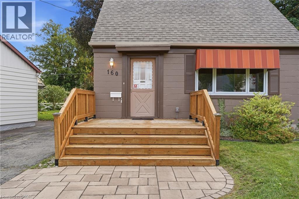 160 Lorne Crescent Property Photo 3