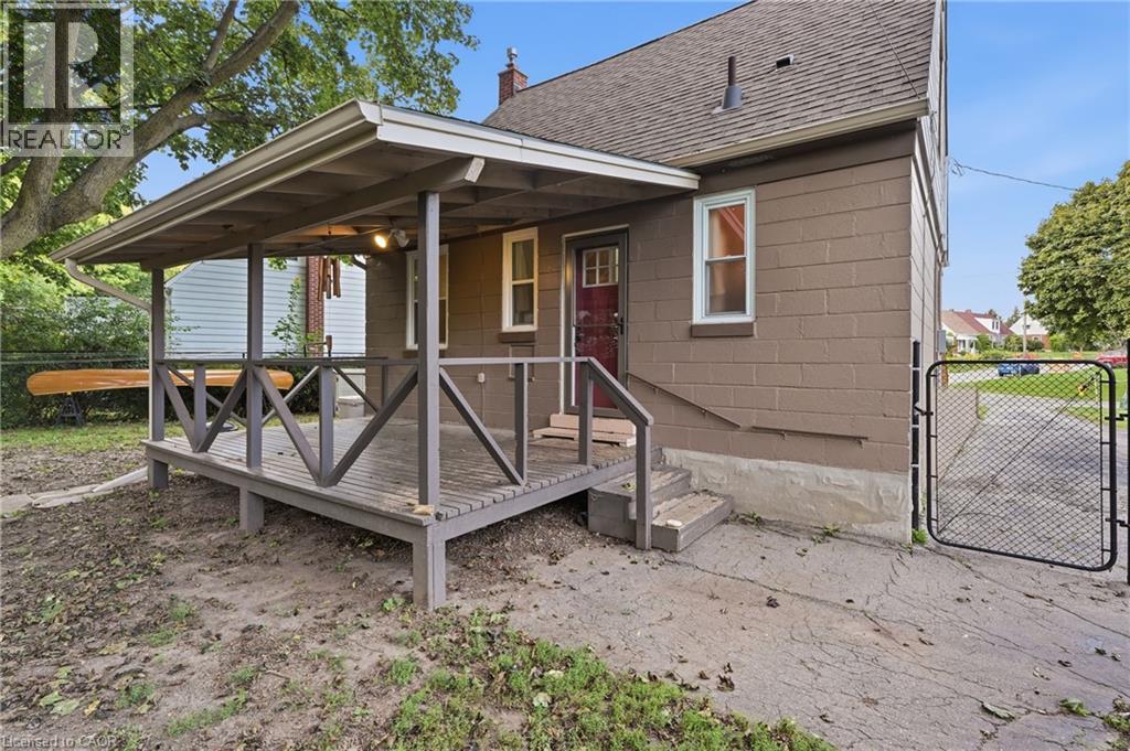 160 Lorne Crescent Property Photo 10