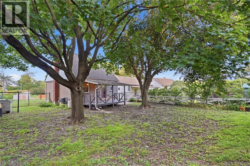160 Lorne Crescent Property Photo 11