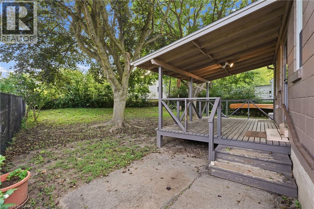 160 Lorne Crescent Property Photo 14
