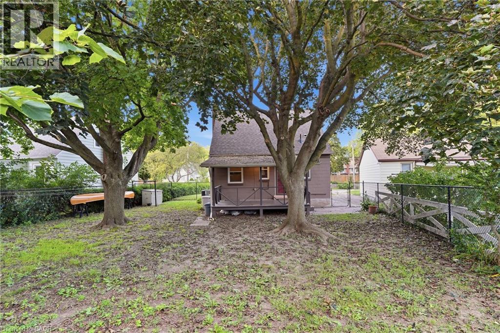 160 Lorne Crescent Property Photo 15