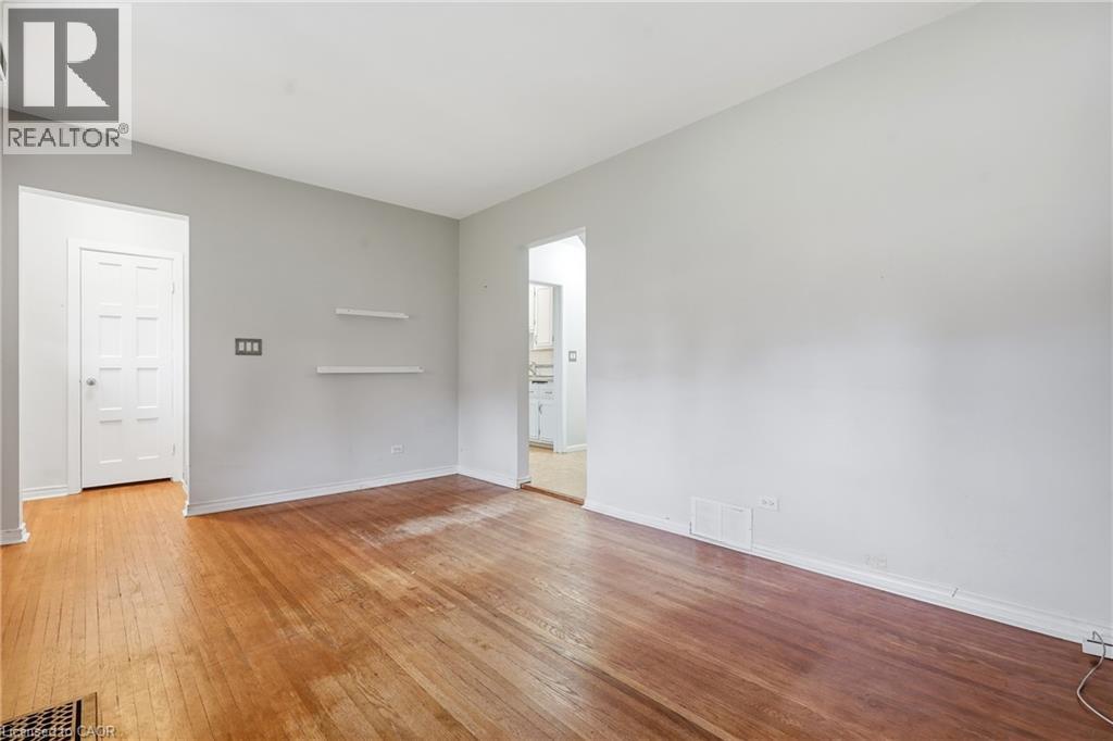 160 Lorne Crescent Property Photo 21