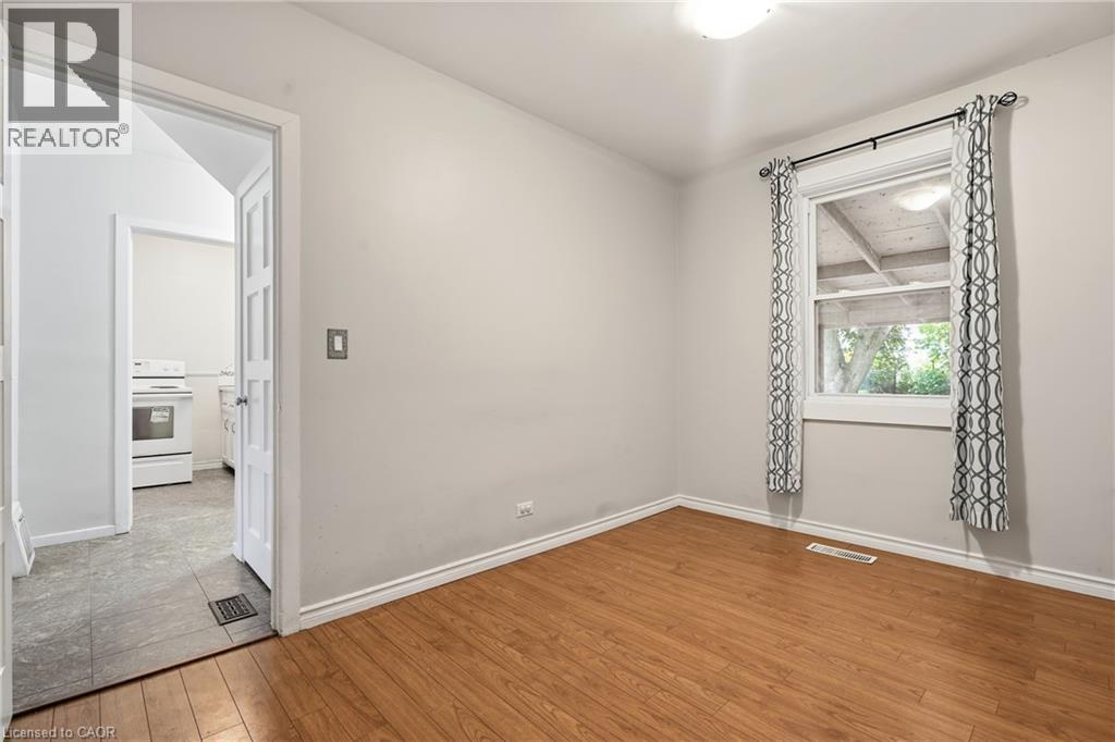 160 Lorne Crescent Property Photo 24