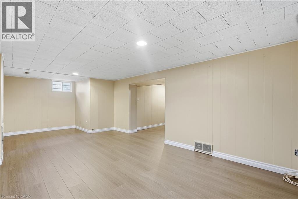 160 Lorne Crescent Property Photo 40