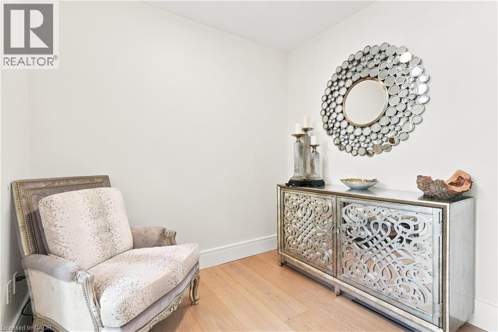 112 King Street E Unit# Ph5 Property Photo 4