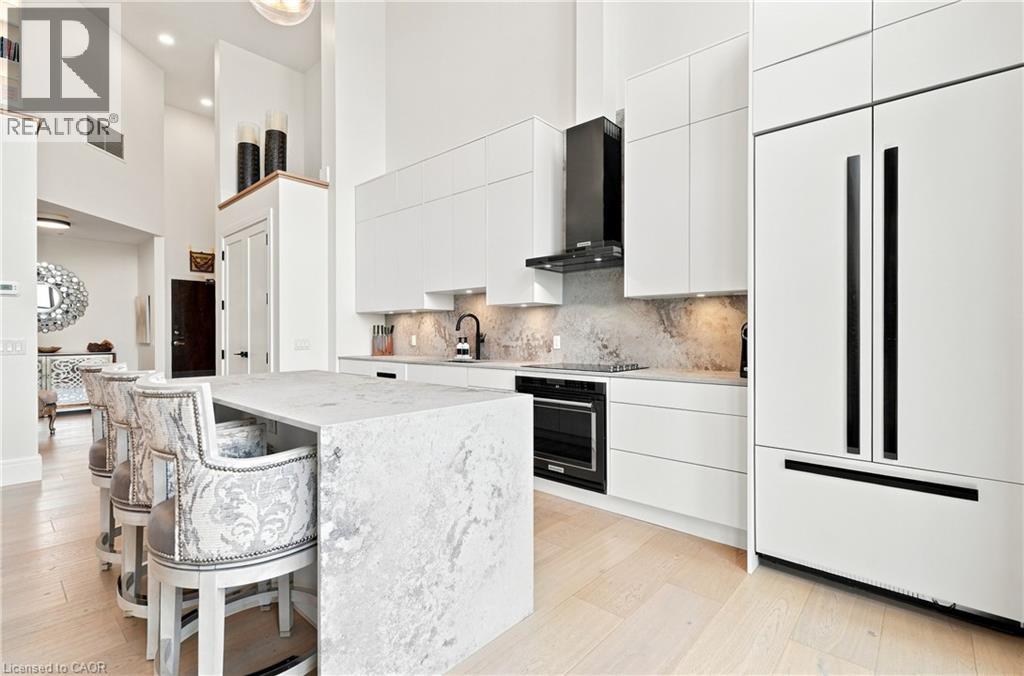 112 King Street E Unit# Ph5 Property Photo 9