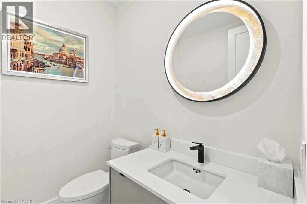 112 King Street E Unit# Ph5 Property Photo 14