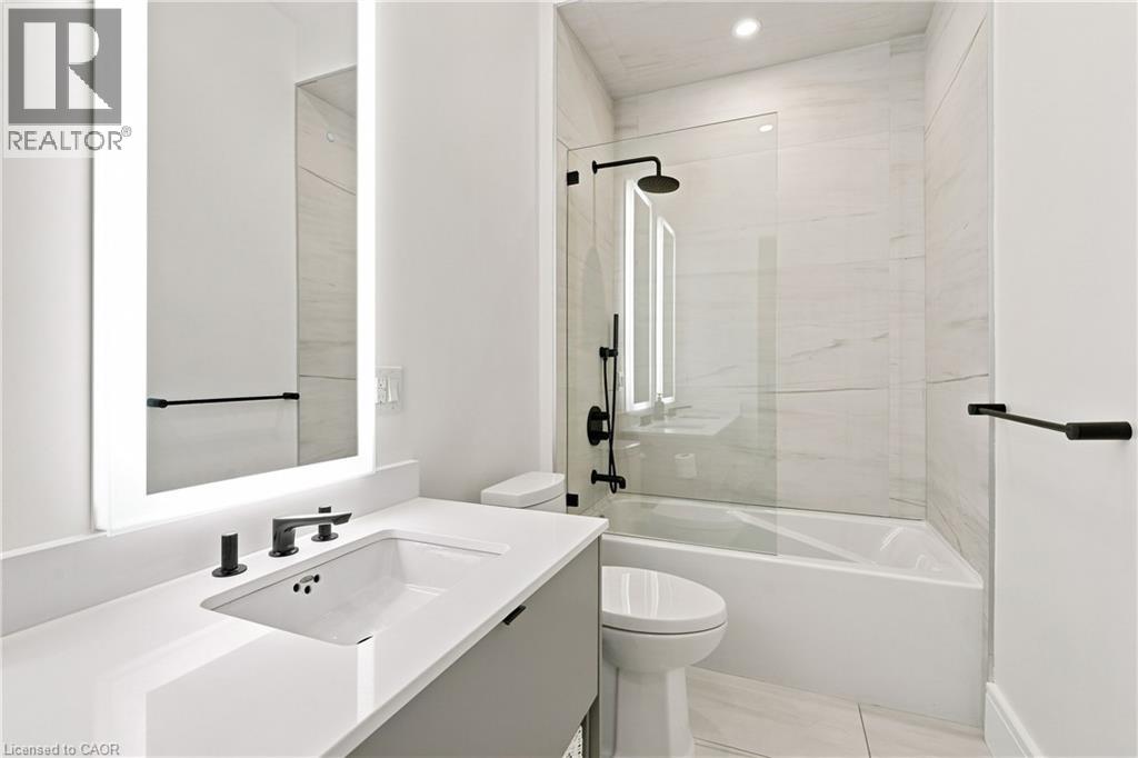 112 King Street E Unit# Ph5 Property Photo 18