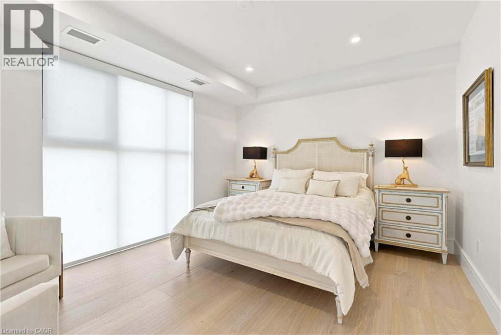 112 King Street E Unit# Ph5 Property Photo 23