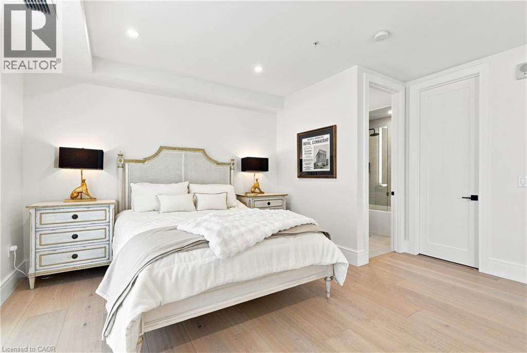 112 King Street E Unit# Ph5 Property Photo 25