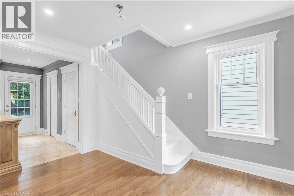 17 Gerrard Street Property Photo 3