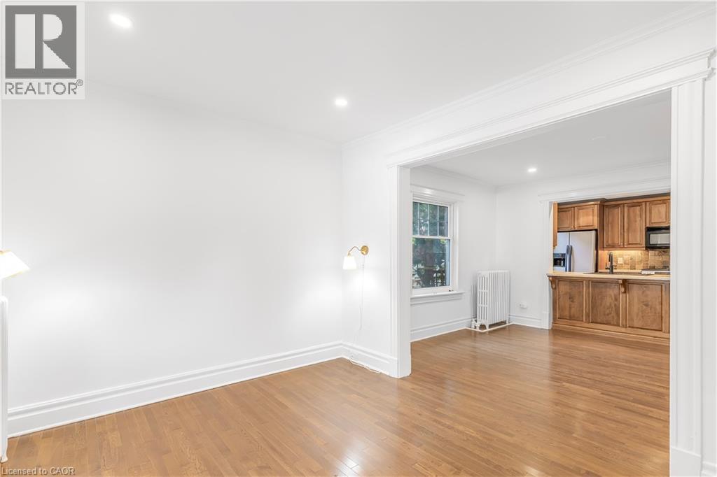 17 Gerrard Street Property Photo 6