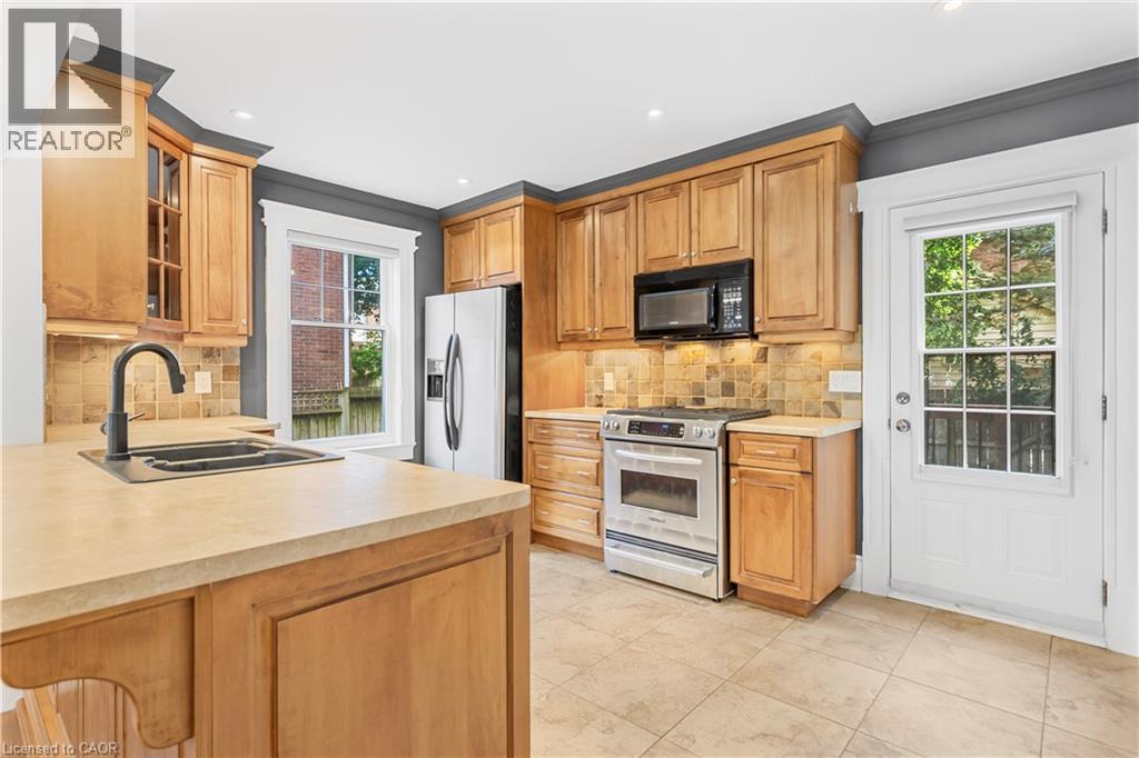 17 Gerrard Street Property Photo 12