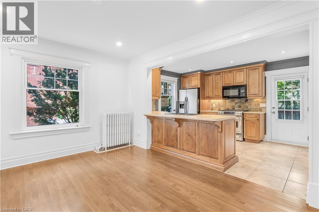 17 Gerrard Street Property Photo 13