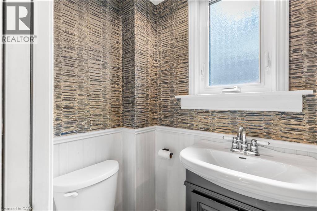 17 Gerrard Street Property Photo 14