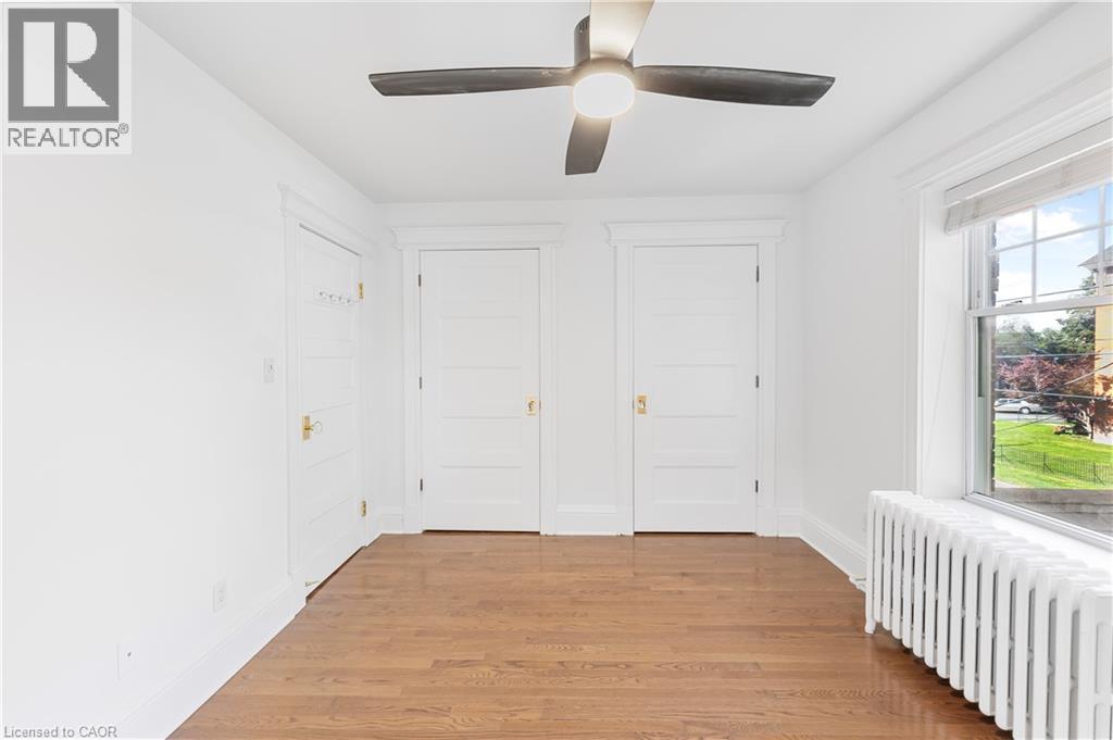 17 Gerrard Street Property Photo 18