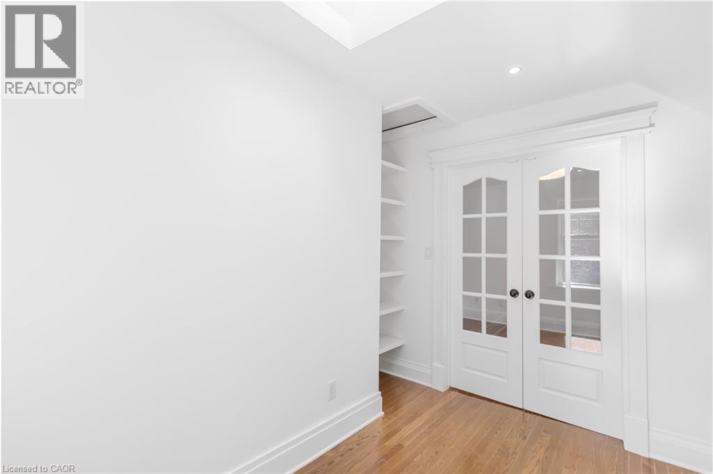 17 Gerrard Street Property Photo 24