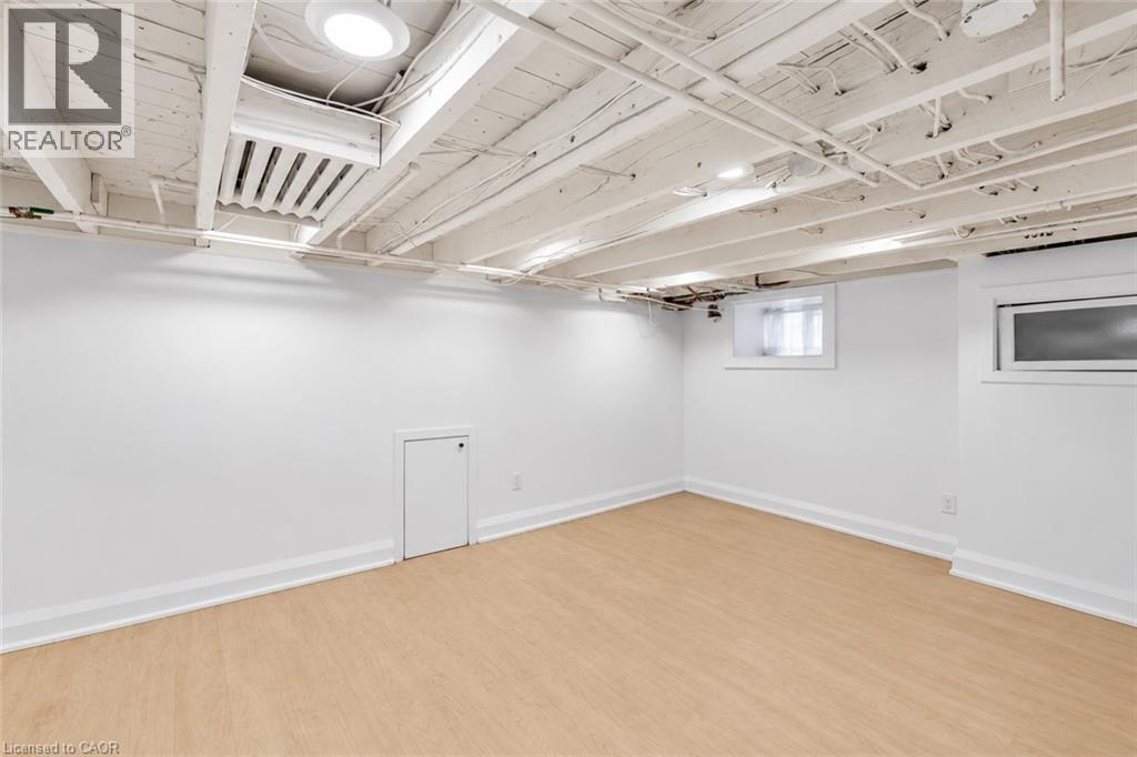 17 Gerrard Street Property Photo 30