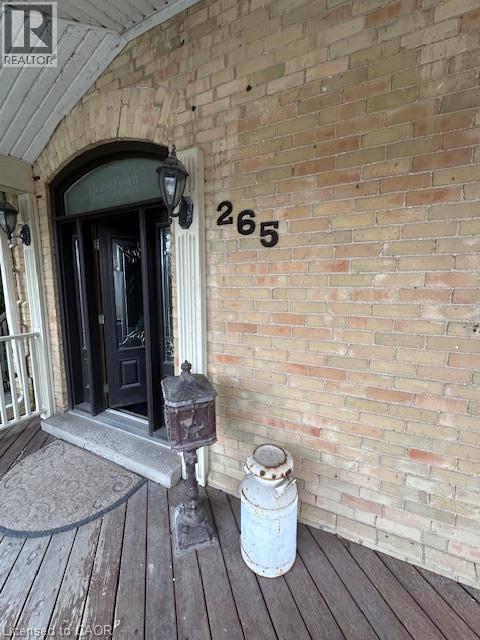 265 Ainslie Street S Property Photo 3
