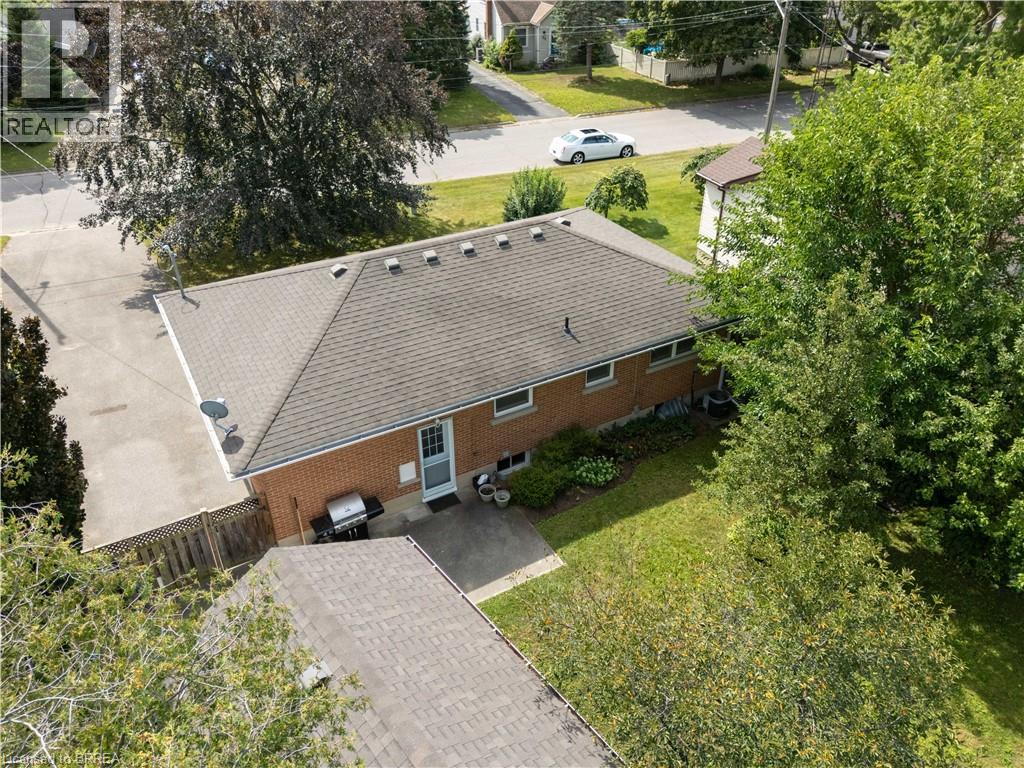 25 Wayne Drive Property Photo 4