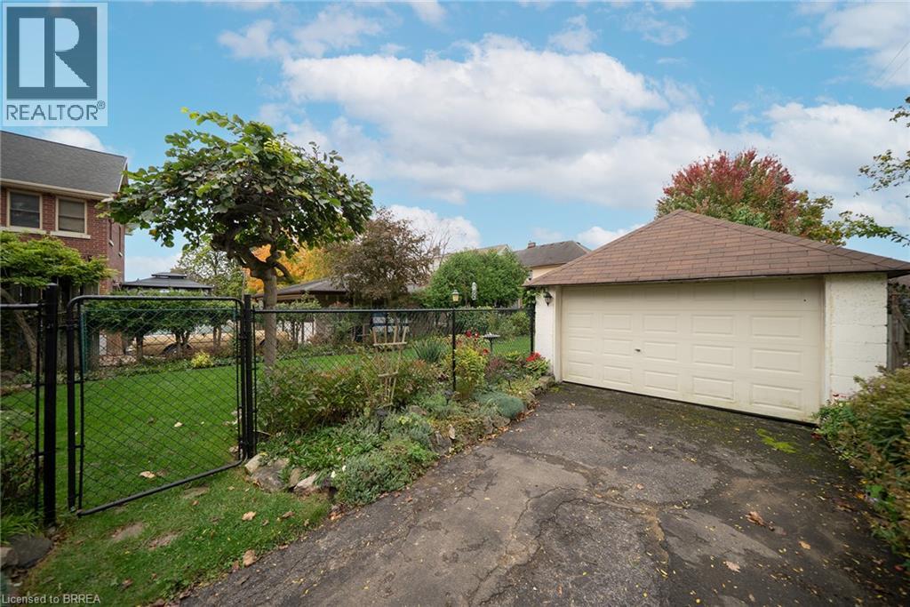 354 West Street Property Photo 35