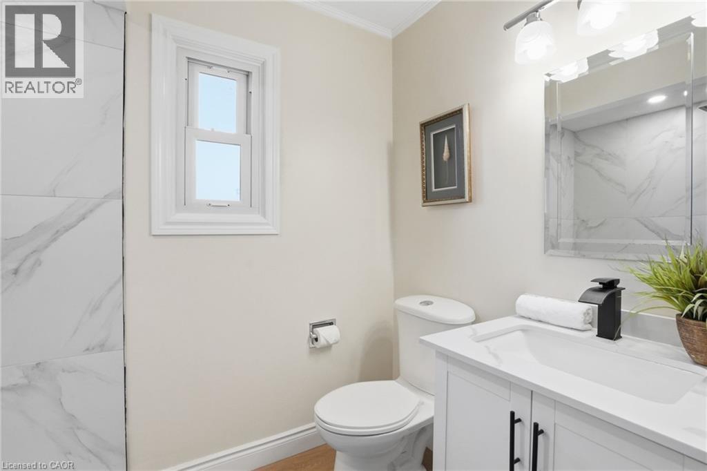 894 Garth Street Property Photo 16