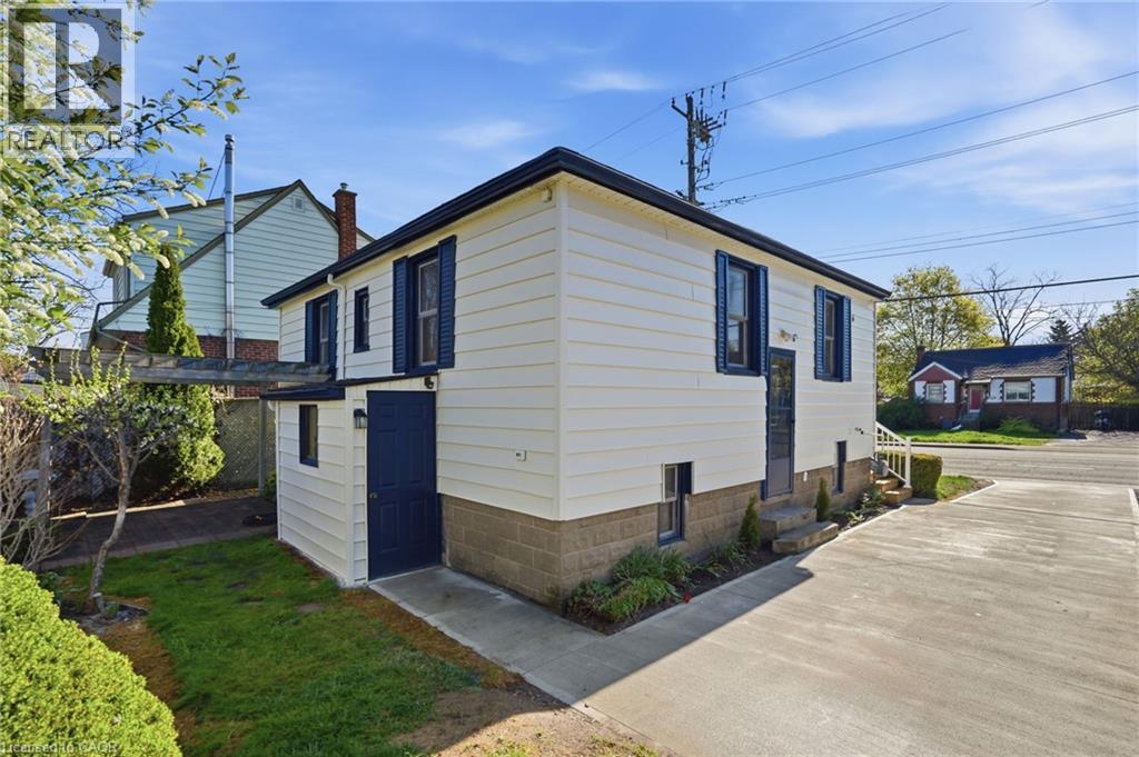 894 Garth Street Property Photo 37
